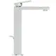 Waschbeckenarmatur von Ideal Standard in geradlinigem Design mit seitlichem Hebel zur Wassersteuerung und Auslauf zur Wasserentnahme.